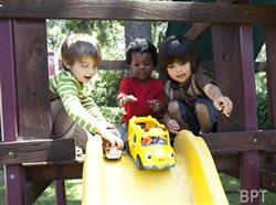 Moms champion traditional toys even in a digital age