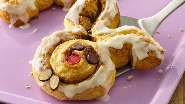 Fun bunny cinnamon rolls