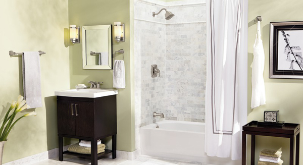 Luxury bath with stylish features