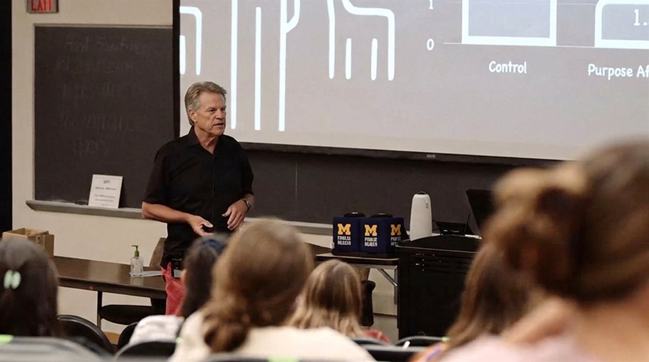 Victor Strecher teaching at the University of Michigan School of Public Health